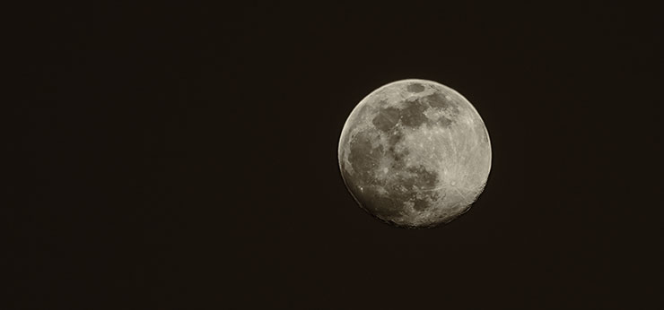 image from super fullmoon on April 4th 2020 by kfphotography