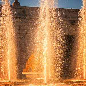 image from "Estanques del Puente de Segovia" by kfphotography