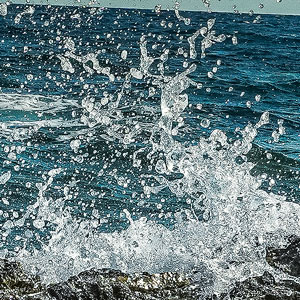 image from the the waves in Saint-Tropez by kfphotography